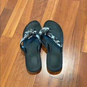 Coach flip flops